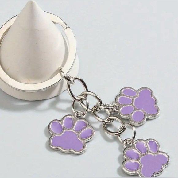 PAW PRINT KEYCHAINS. NEW - Picture 3 of 6